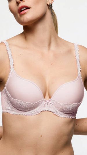Marie Jo Solene hartvorm bh in de poederroze kleur gardenia rose, prachtig afgewerkt met verfijnde shiny broderie